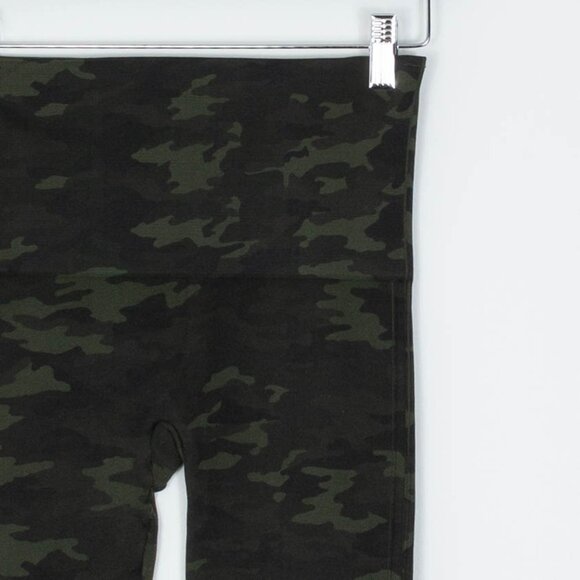 Spanx Look At Me Now Seamless Green Camo Leggings Womens Size Medium - Picture 3 of 6